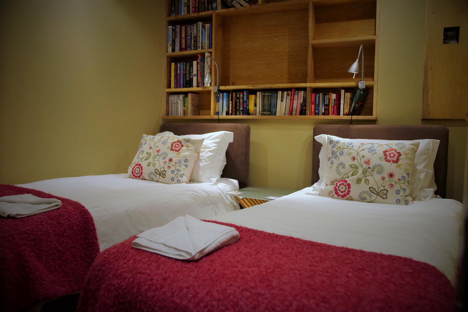 BEDROOM 2